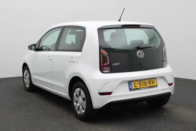 Volkswagen Up! (2021) thumbnail 2