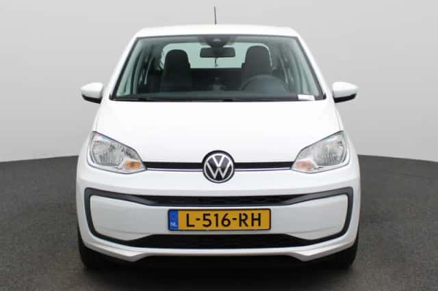 Volkswagen Up! (2021) thumbnail 3