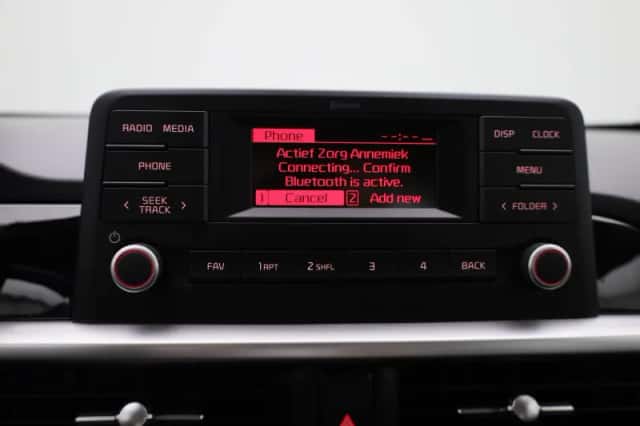 Kia Picanto (2022) thumbnail 17