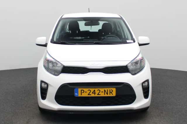 Kia Picanto (2022) thumbnail 3