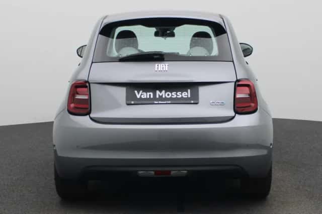 Fiat 500 (2023) thumbnail 5