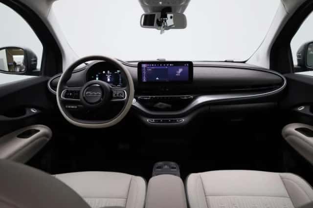 Fiat 500 (2023) thumbnail 7