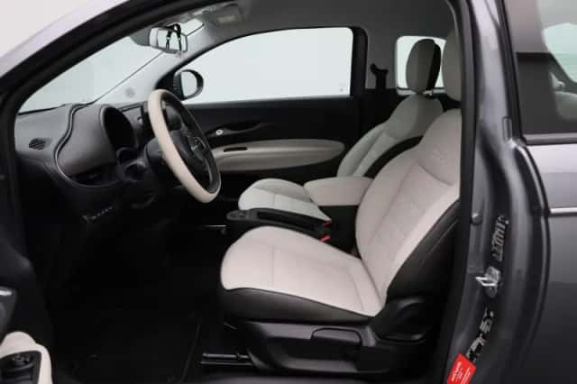 Fiat 500 (2023) thumbnail 9