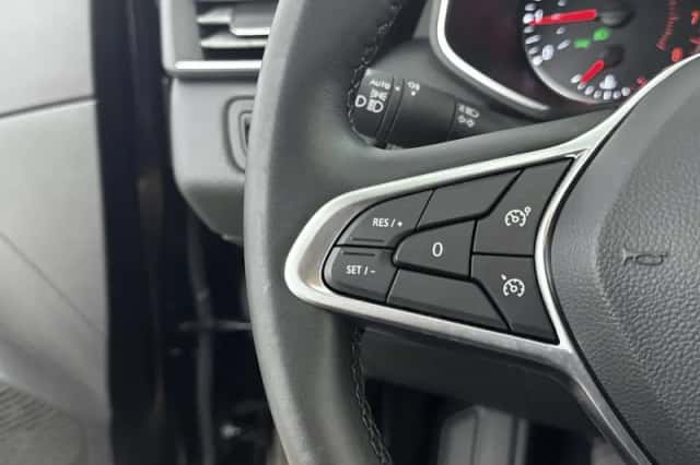 Renault Clio (2021) thumbnail 6