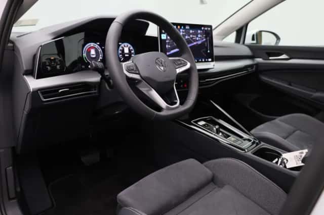 Volkswagen Golf (2025) thumbnail 35