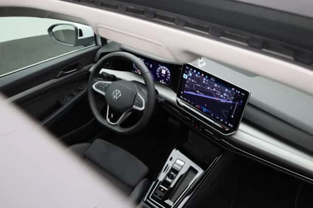 Volkswagen Golf (2025) thumbnail 38