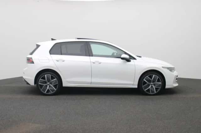 Volkswagen Golf (2025) thumbnail 6