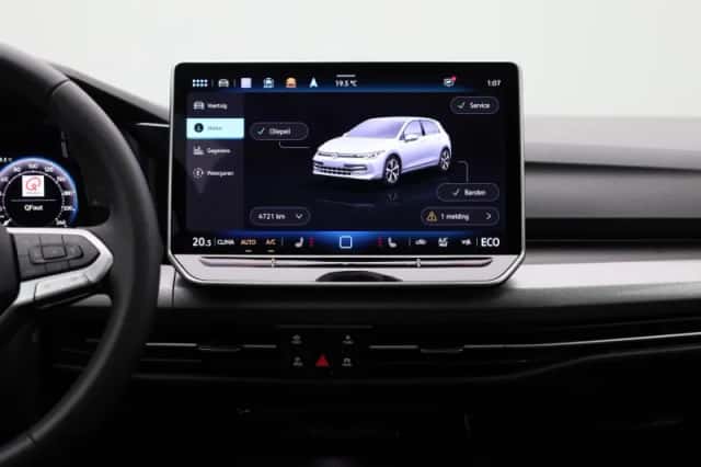 Volkswagen Golf (2025) thumbnail 9