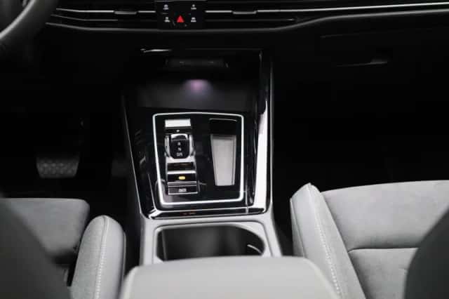 Volkswagen Golf (2025) thumbnail 10