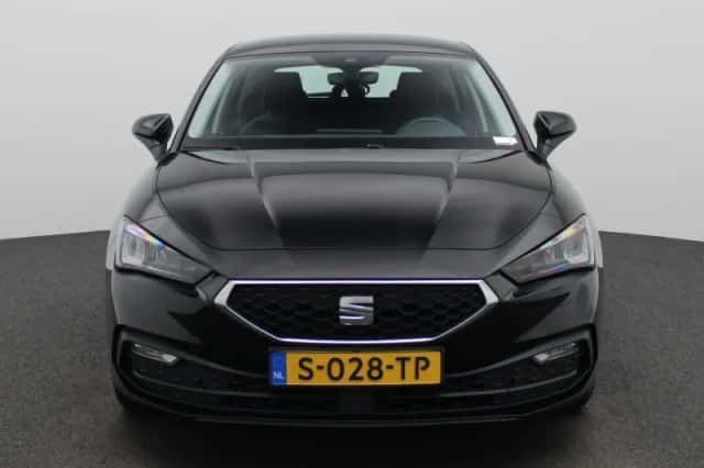 SEAT Leon (2023) thumbnail 3