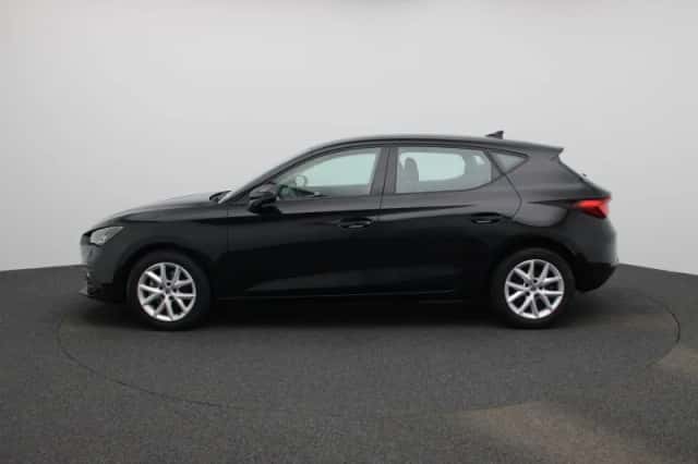 SEAT Leon (2023) thumbnail 4