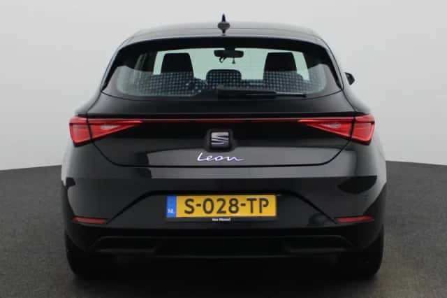 SEAT Leon (2023) thumbnail 5