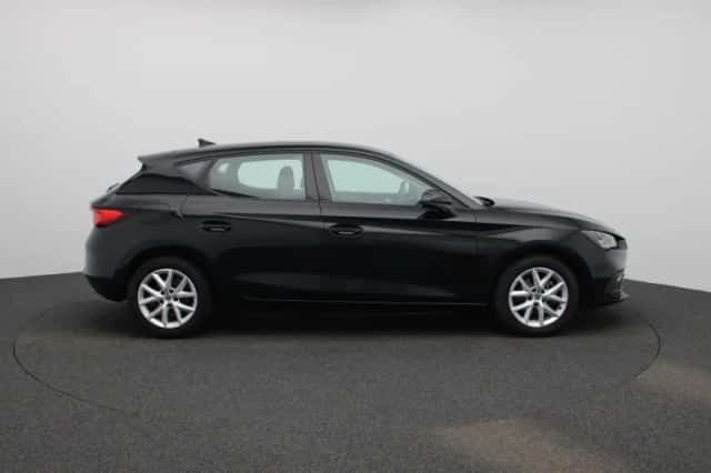 SEAT Leon (2023) thumbnail 6
