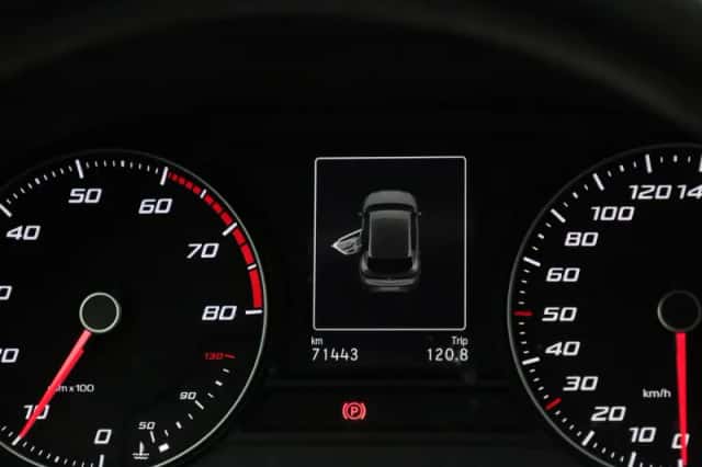 SEAT Leon (2023) thumbnail 8