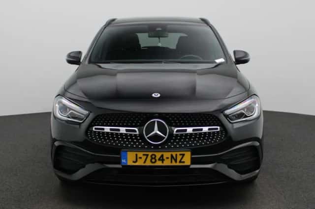 Mercedes-Benz GLA (2020) thumbnail 3
