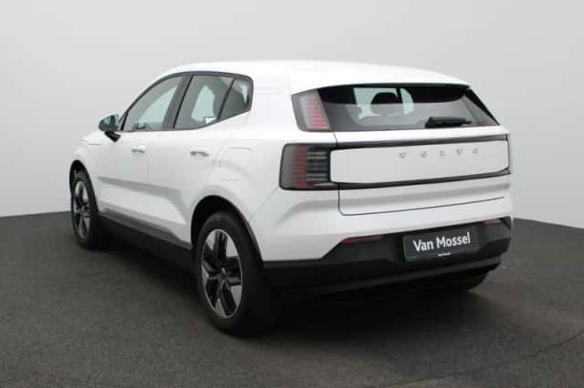 Volvo EX30 (2024) thumbnail 2