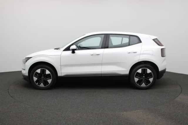 Volvo EX30 (2024) thumbnail 4