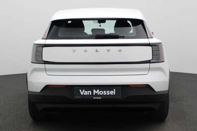 Volvo EX30 (2024) thumbnail 5