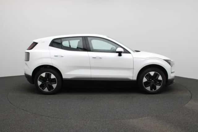 Volvo EX30 (2024) thumbnail 6