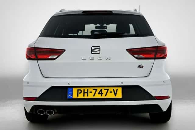 SEAT Leon (2017) thumbnail 3