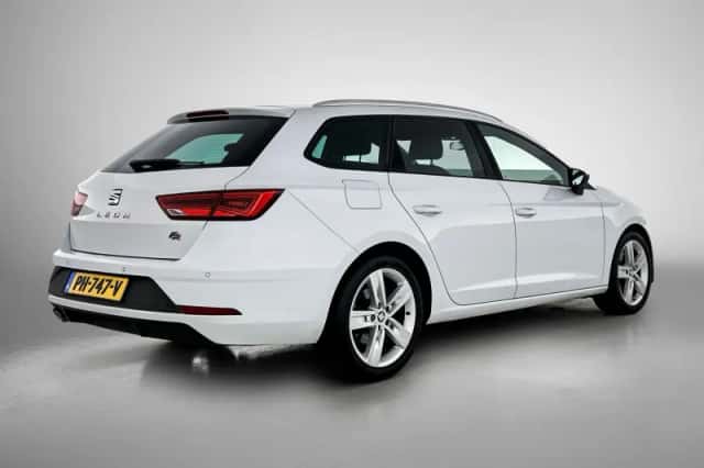 SEAT Leon (2017) thumbnail 4