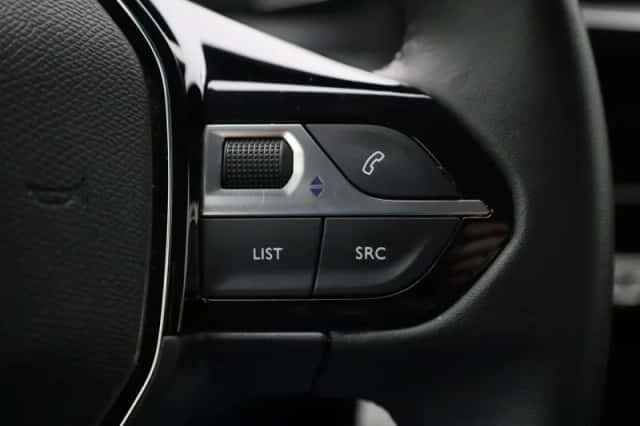 Peugeot 208 (2023) thumbnail 16
