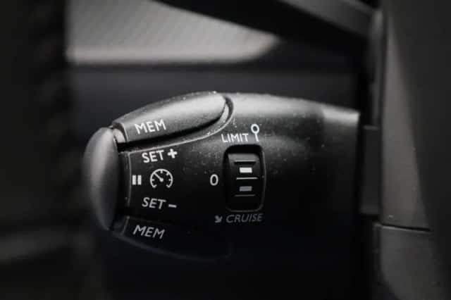 Peugeot 208 (2023) thumbnail 23