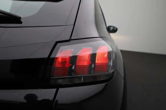 Peugeot 208 (2023) thumbnail 29