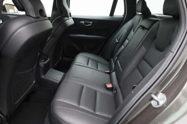 Volvo V60 (2022) thumbnail 12