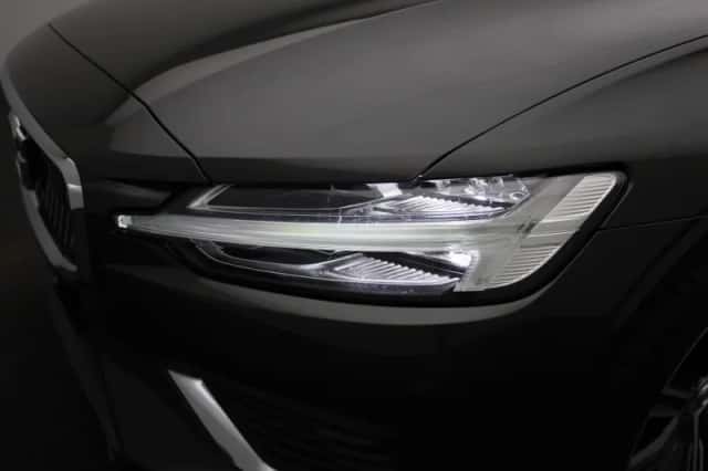 Volvo V60 (2022) thumbnail 16