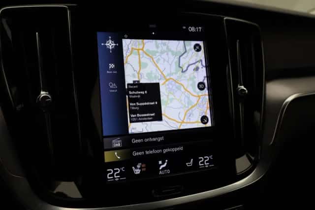 Volvo V60 (2022) thumbnail 25