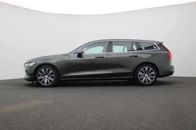 Volvo V60 (2022) thumbnail 4