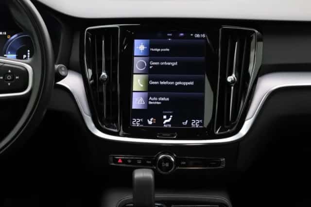 Volvo V60 (2022) thumbnail 8
