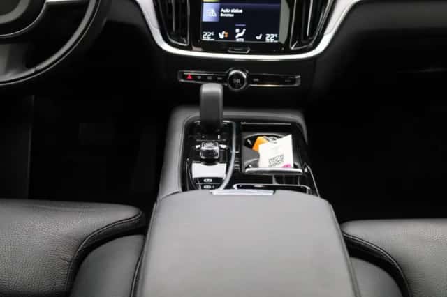 Volvo V60 (2022) thumbnail 9