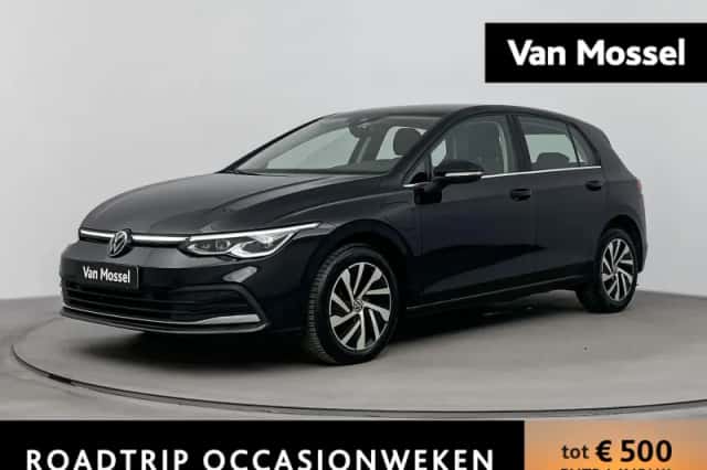 Volkswagen Golf (2023) thumbnail 1