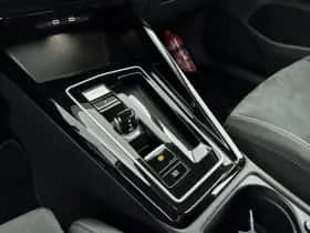 Volkswagen Golf thumbnail 21