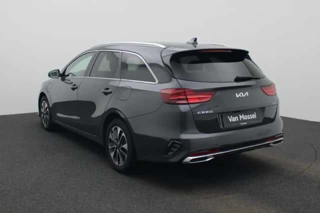 Kia Ceed Sportswagon (2023) thumbnail 2