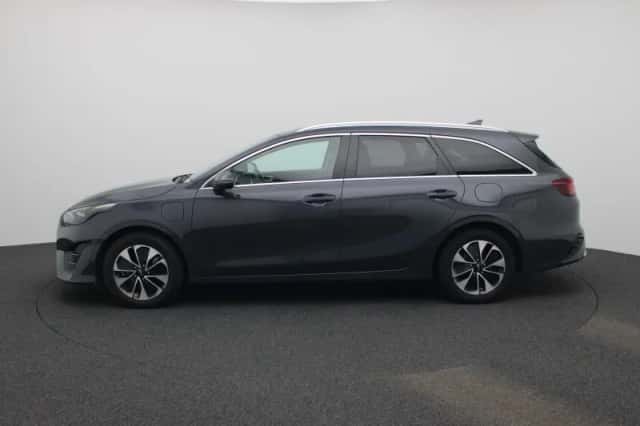 Kia Ceed Sportswagon (2023) thumbnail 4