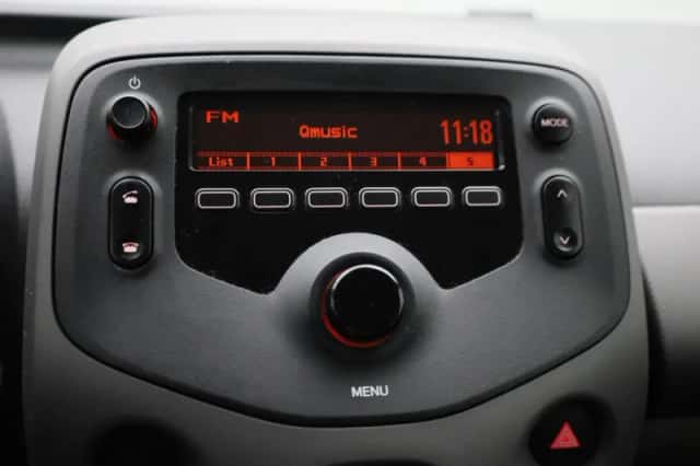Peugeot 108 (2021) thumbnail 14
