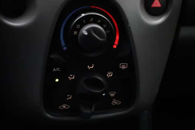 Peugeot 108 (2021) thumbnail 18