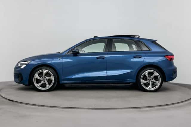 Audi A3 (2021) thumbnail 2