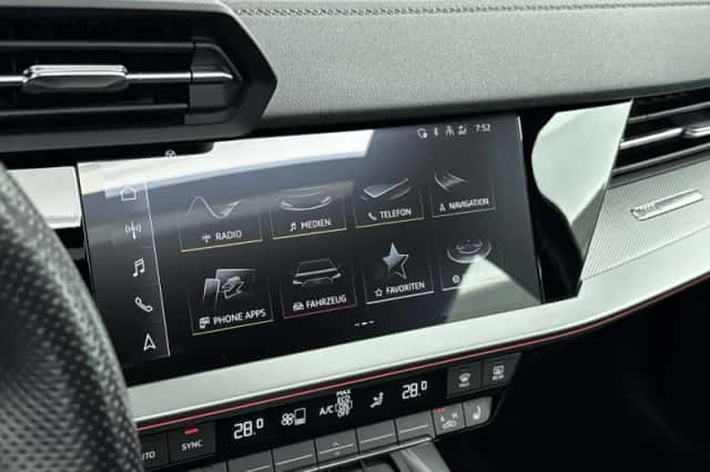 Audi A3 (2021) thumbnail 11
