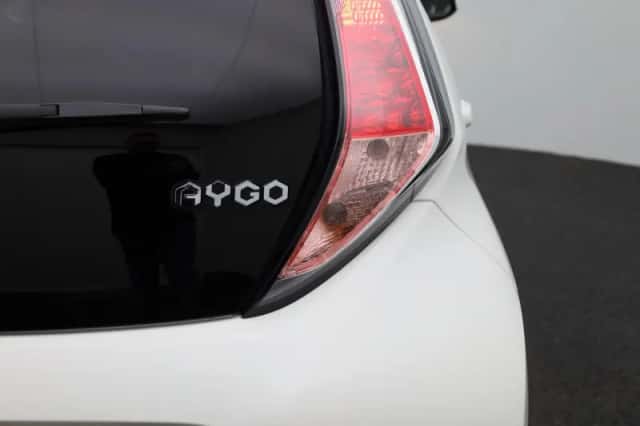 Toyota Aygo (2017) thumbnail 37