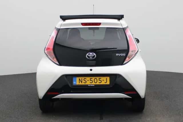 Toyota Aygo (2017) thumbnail 5