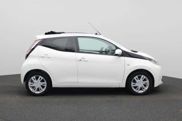 Toyota Aygo (2017) thumbnail 6