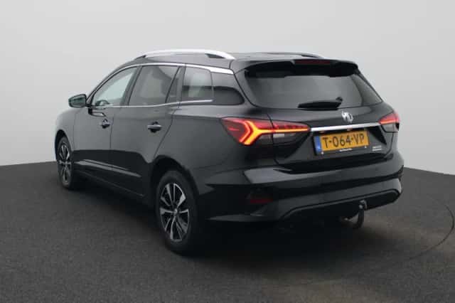MG MG5 (2023) thumbnail 2