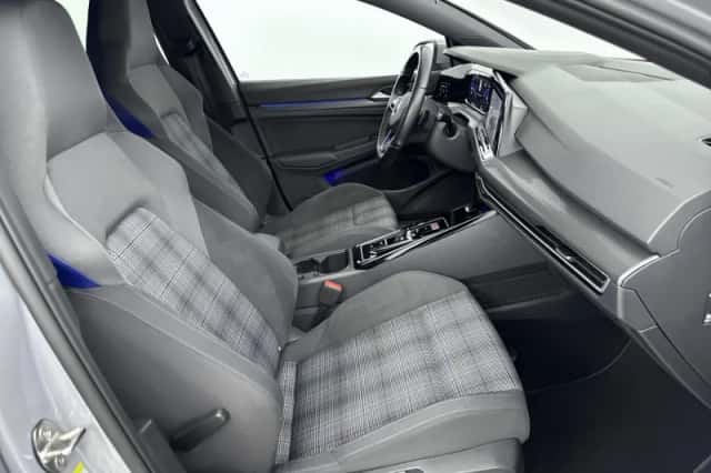 Volkswagen Golf (2022) thumbnail 24