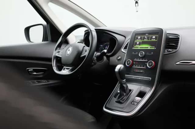 Renault Scénic (2018) thumbnail 31