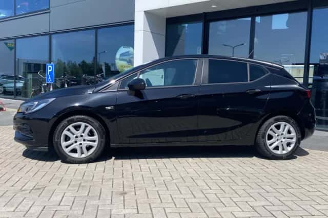 Opel Astra (2017) thumbnail 2