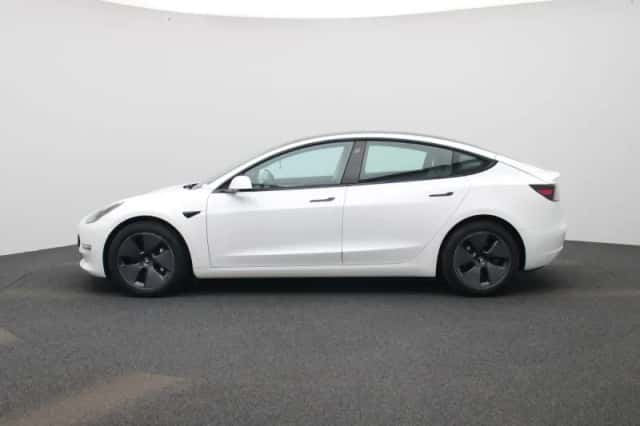 Tesla Model 3 (2023) thumbnail 4
